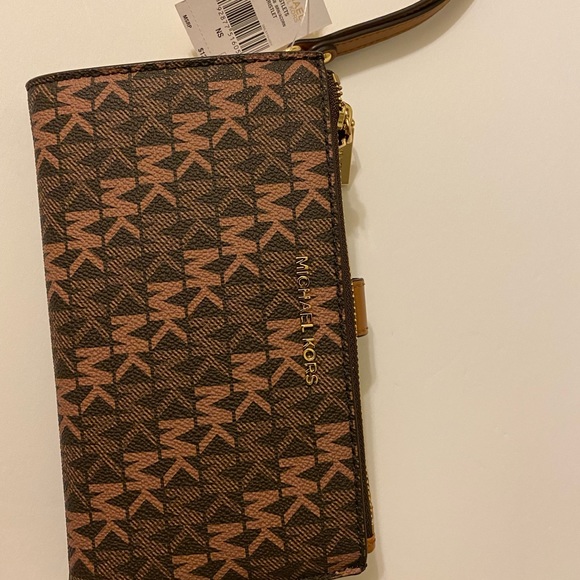 MICHAEL Michael Kors Handbags - MK wristlet